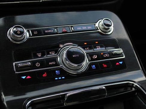 Used 2023 Lincoln Nautilus Reserve AWD/4WD image 26