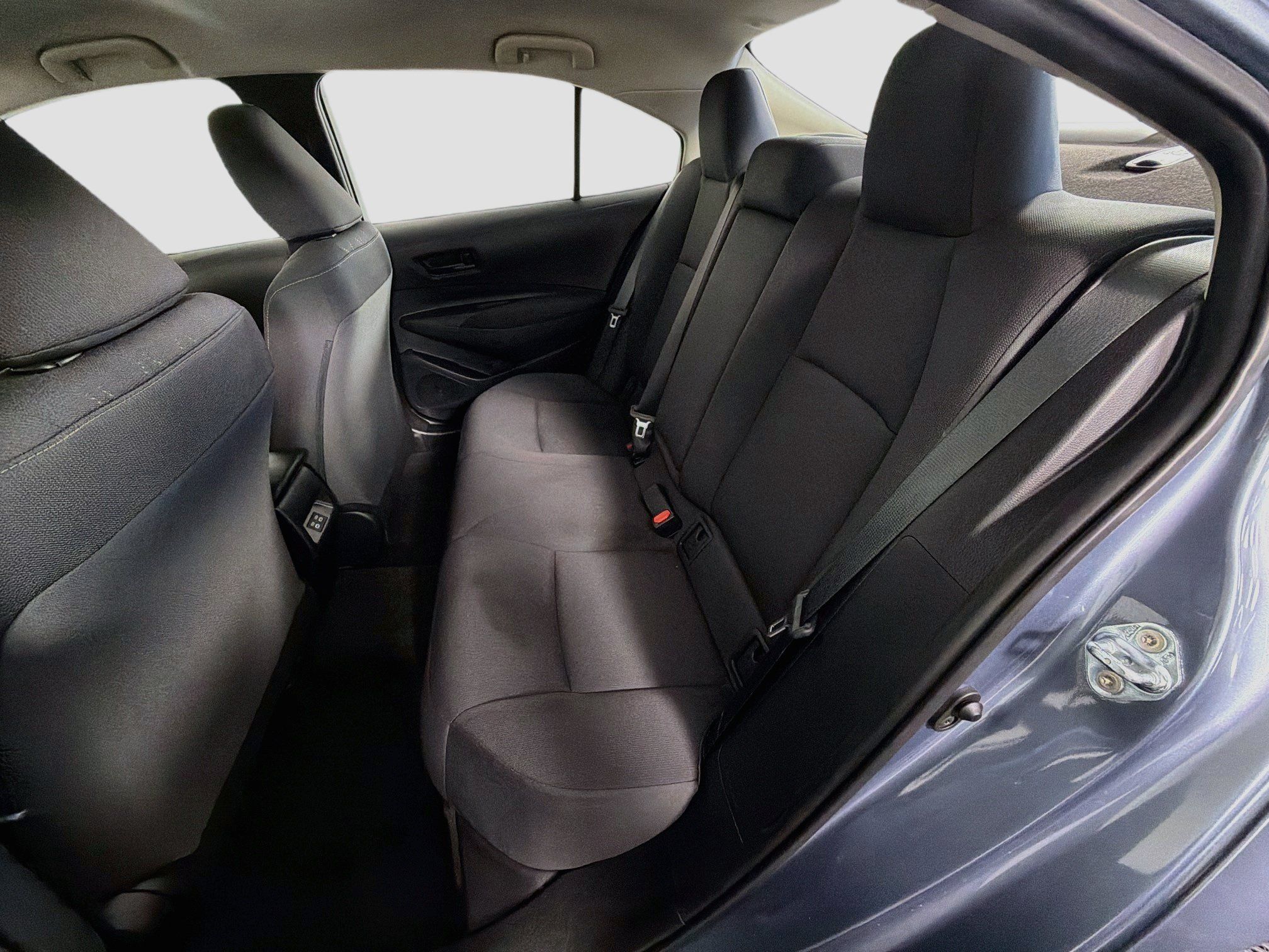 Used 2025 Toyota Corolla LE FWD image 28