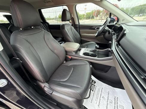 Used 2026 Kia Carnival FWD image 26