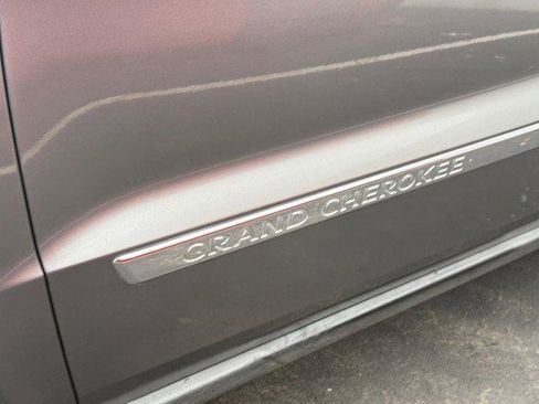 Used 2012 Jeep Grand Cherokee Laredo w/ Laredo E Group image 7