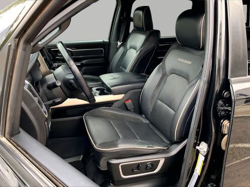 Used 2019 RAM 1500 Laramie AWD/4WD image 8