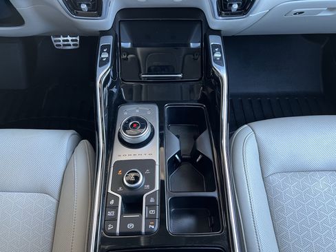 Used 2022 Kia Sorento SX Prestige w/ Panoramic Sunroof Package image 28