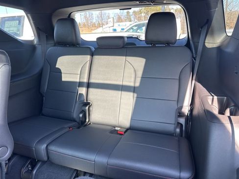 Used 2025 Chevrolet Traverse Z71 w/ Enhanced Driving Package image 13