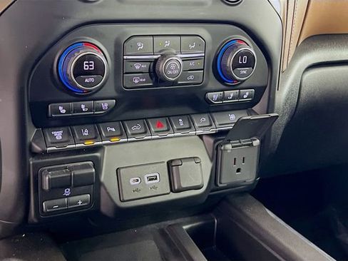 Used 2021 Chevrolet Silverado 3500 High Country AWD/4WD image 16