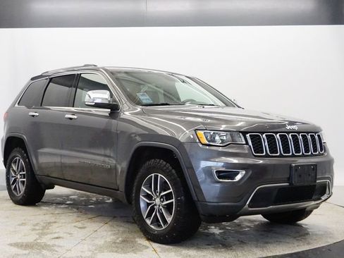 Used 2017 Jeep Grand Cherokee Limited w/ Trailer Tow Group IV image 9