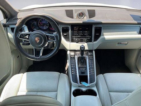 Used 2015 Porsche Macan Turbo AWD/4WD image 18