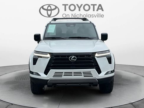 Used 2025 Lexus GX 550 AWD/4WD image 9