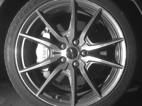 Used 2025 Genesis G70 2.5T image 13