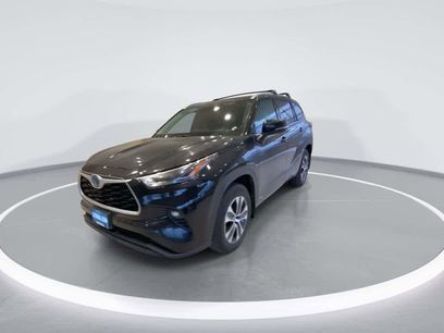 Used 2022 Toyota Highlander XLE