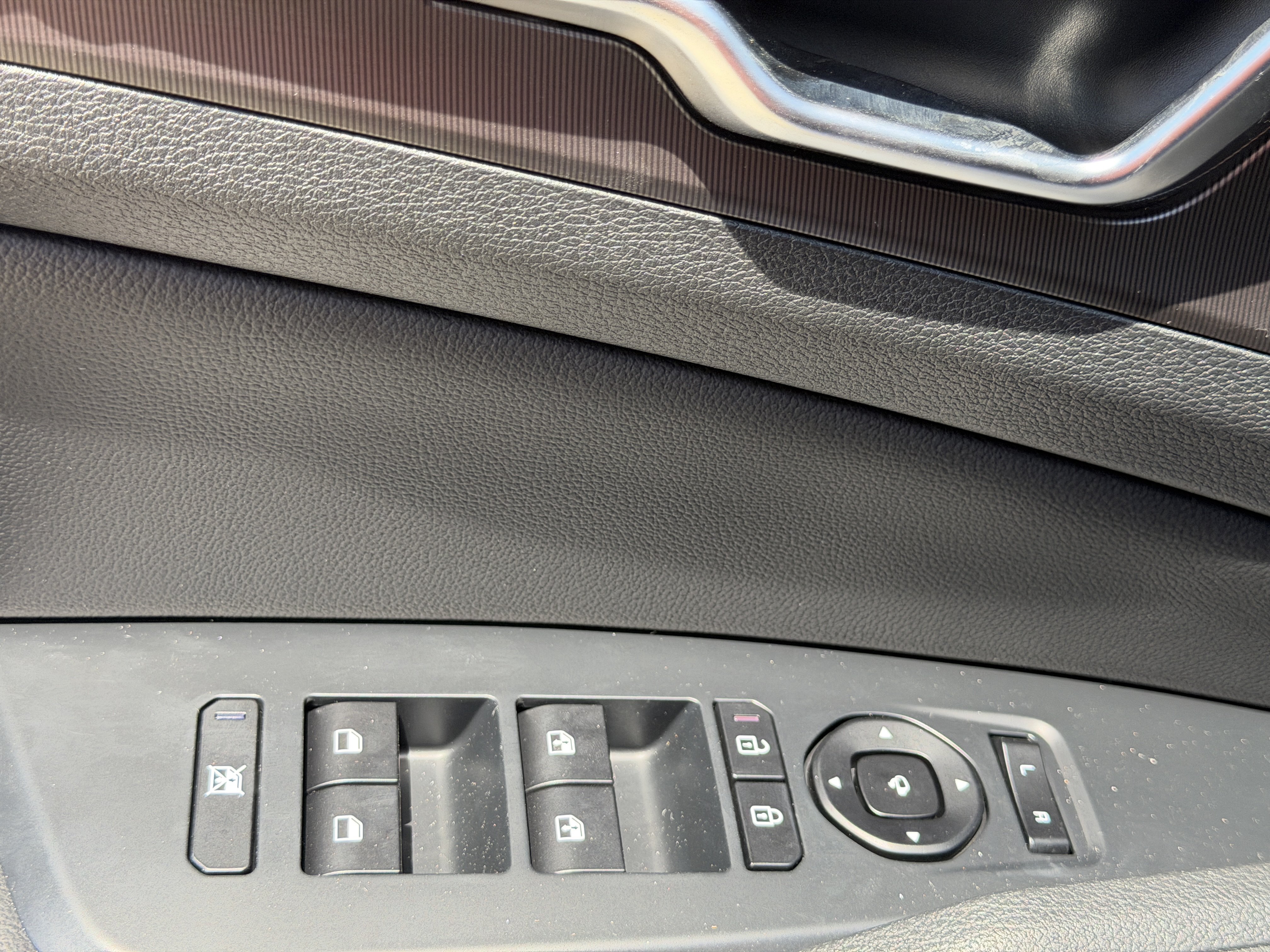 New 2026 Kia Sportage SX FWD image 15