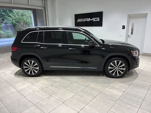Used 2023 Mercedes-Benz GLB 250 4MATIC image 3