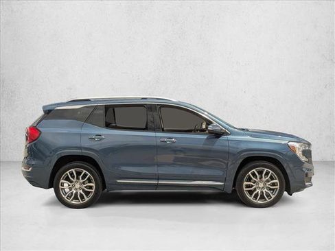 Used 2024 GMC Terrain Denali w/ Denali Premium Package AWD/4WD image 4