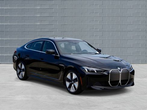 New 2026 BMW i4 eDrive40 w/ Parking Assistance Package RWD image 1