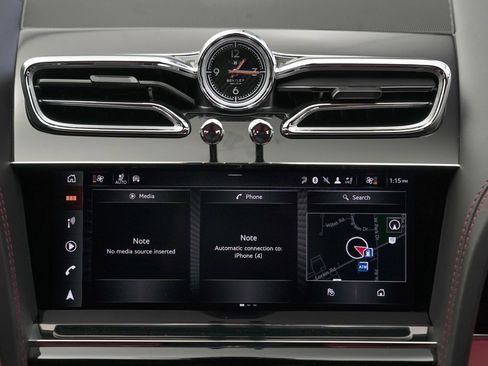 Used 2022 Bentley Bentayga V8 image 36