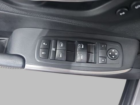 Used 2019 Jeep Cherokee Limited AWD/4WD image 33