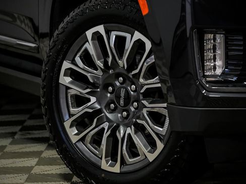 Used 2023 GMC Yukon XL Denali Ultimate image 3
