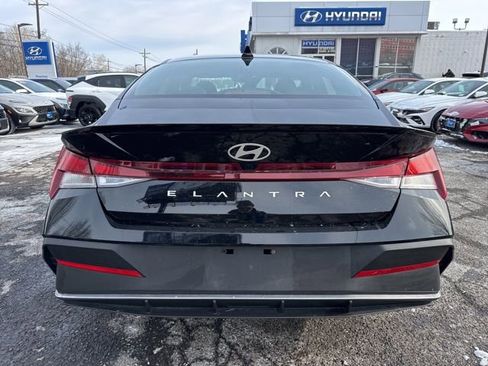 Certified 2025 Hyundai Elantra Sport image 16