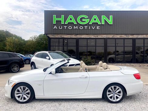 Used 2011 BMW 328i Convertible image 6