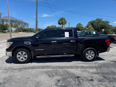 Used 2017 Nissan Titan SV RWD image 5