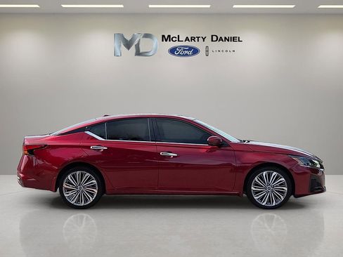 Used 2023 Nissan Altima 2.5 SL AWD/4WD image 6