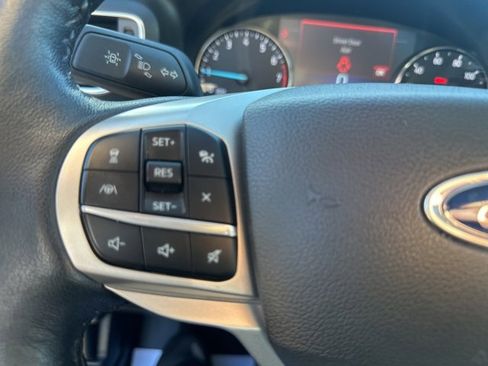 Used 2022 Ford Explorer XLT w/ Equipment Group 202A image 39
