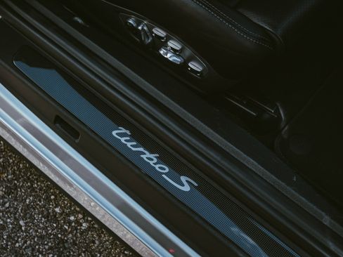 Used 2014 Porsche 911 Turbo S image 7