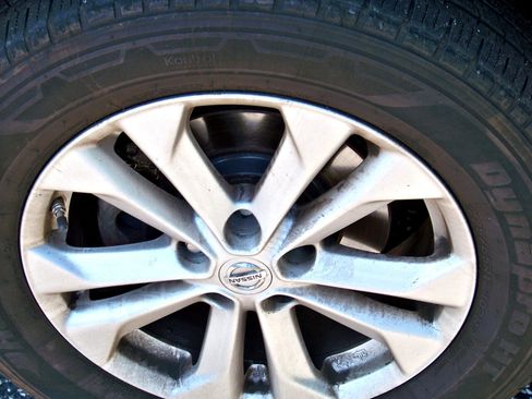 Used 2014 Nissan Rogue SV w/ SV Premium Package image 19