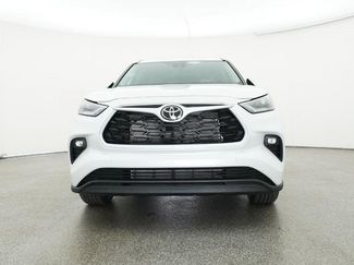 New 2026 Toyota Highlander XLE video 2