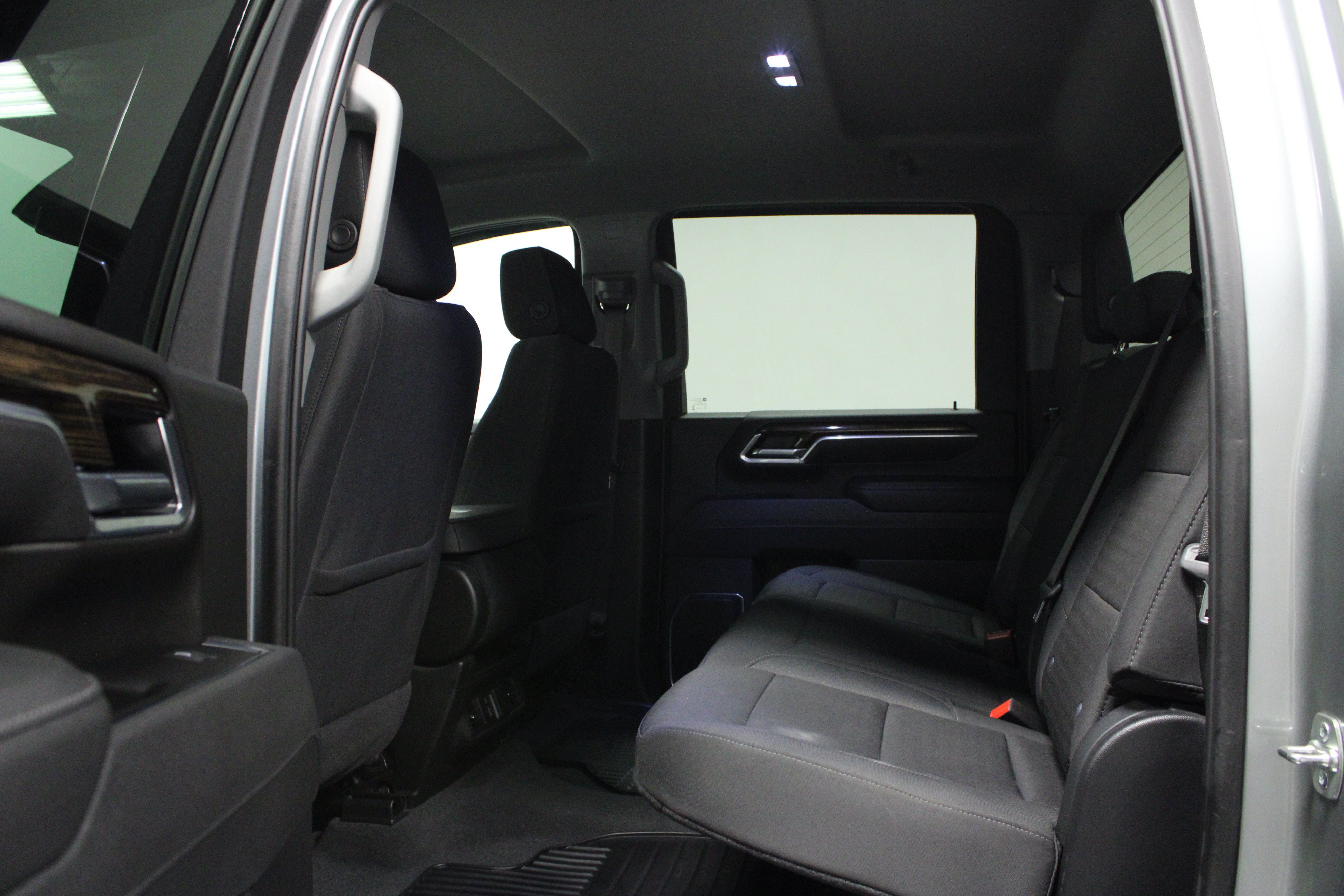 Used 2025 GMC Sierra 2500 SLE w/ SLE Convenience Package AWD/4WD image 13