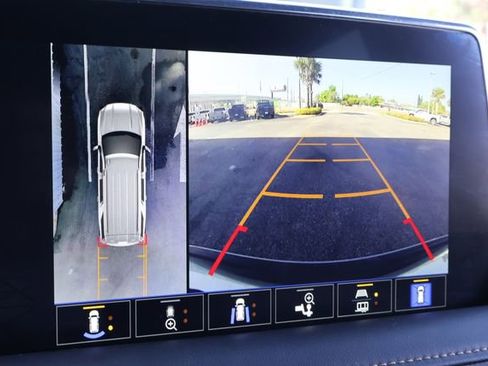 Used 2024 GMC Yukon XL AT4 w/ Technology Package image 32