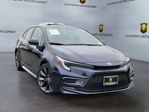 Used 2024 Toyota Corolla SE w/ SE Package FWD image 3