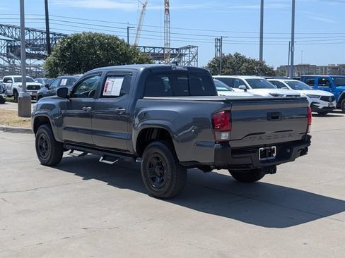 Used 2022 Toyota Tacoma SR AWD/4WD image 9