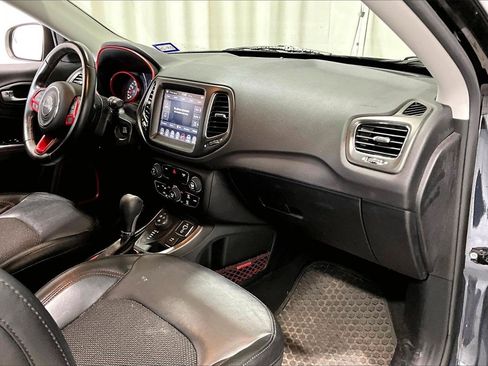 Used 2018 Jeep Compass Trailhawk image 28