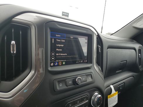 New 2026 GMC Sierra 2500 Pro w/ Convenience Package image 19