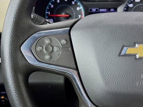 Used 2022 Chevrolet Traverse LS image 29