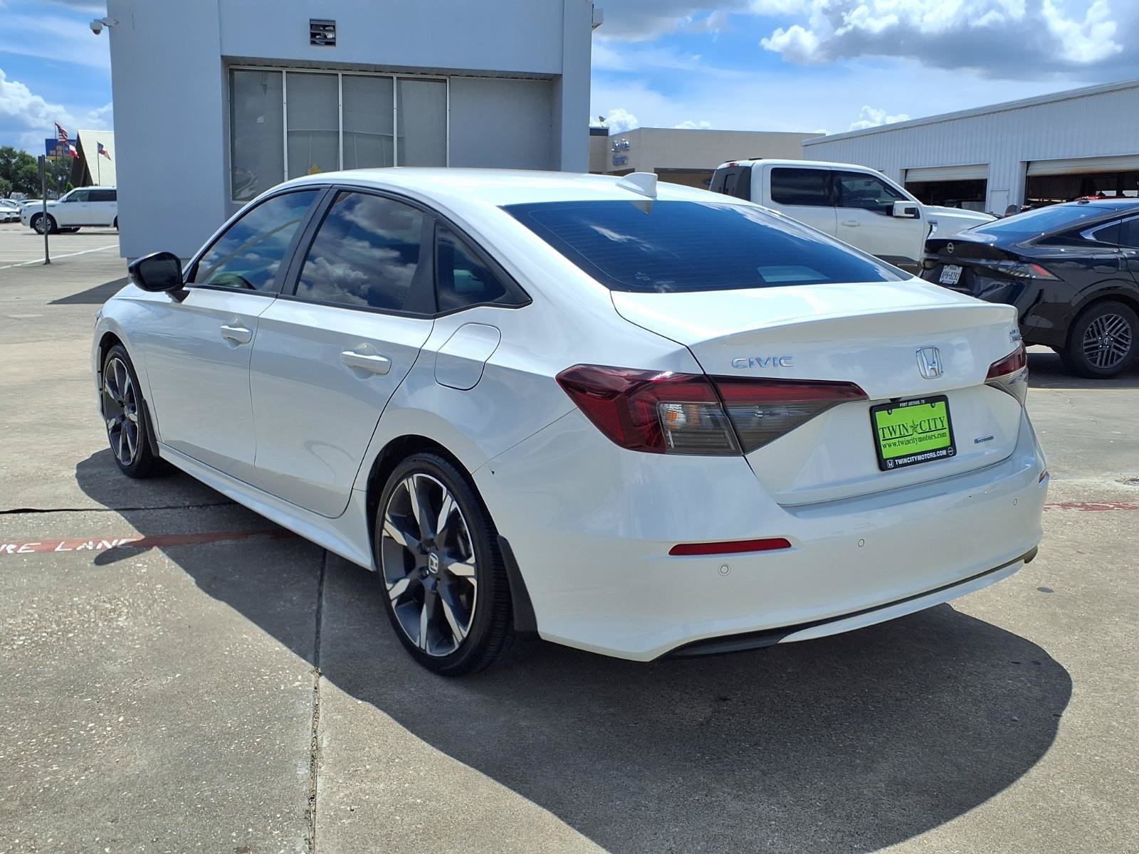Used 2025 Honda Civic Sport image 2