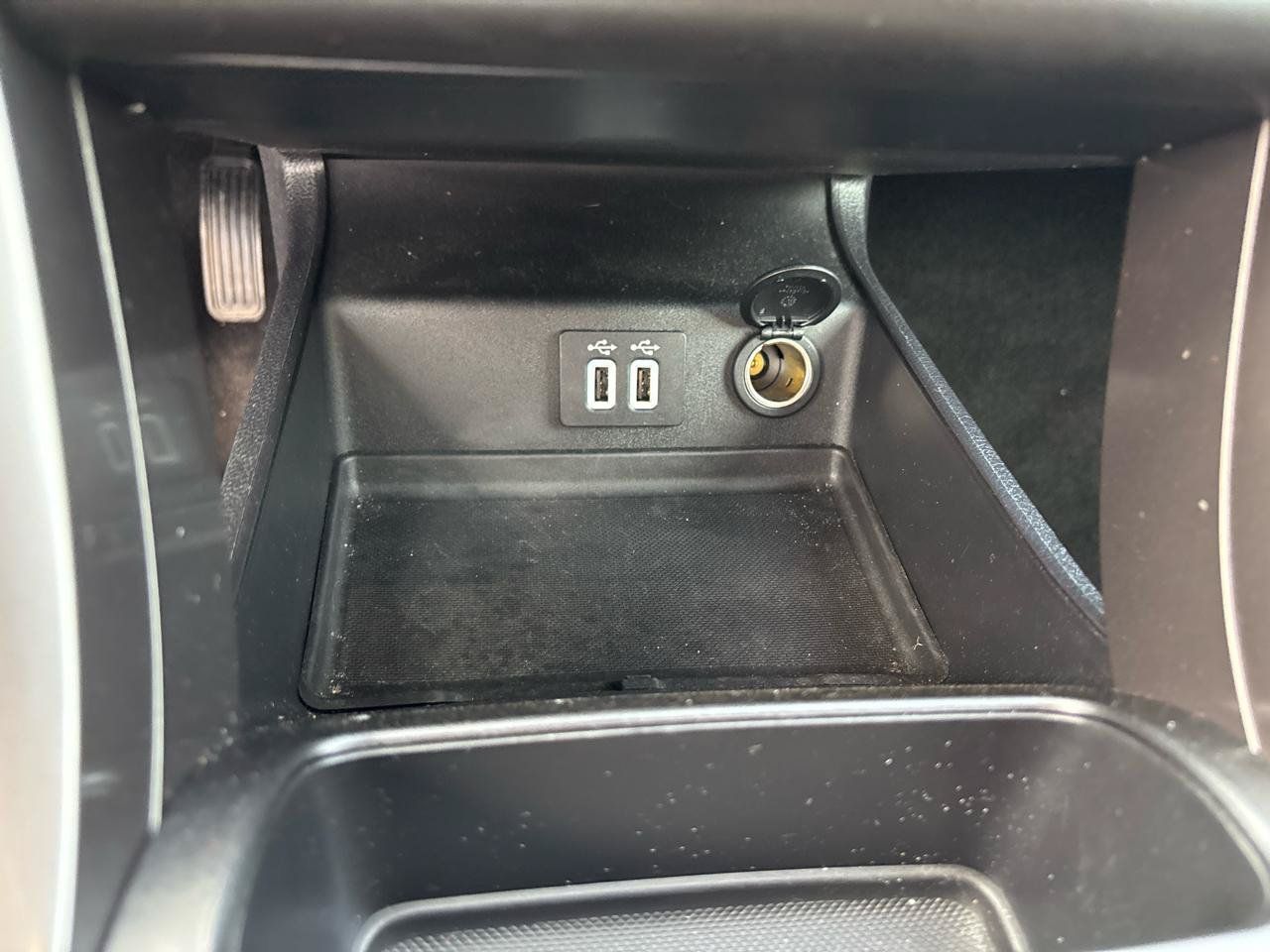 Used 2019 Ford Fusion SE FWD image 25