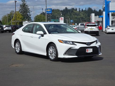 Certified 2023 Toyota Camry LE w/ Convenience Package image 2