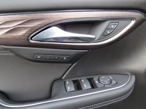 Used 2023 Buick Envision Avenir image 18