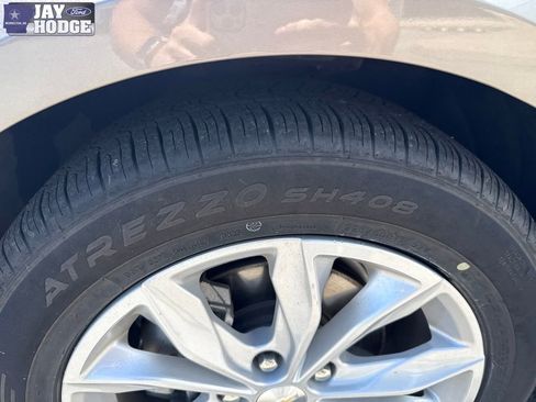 Used 2025 Chevrolet Malibu LT FWD image 28