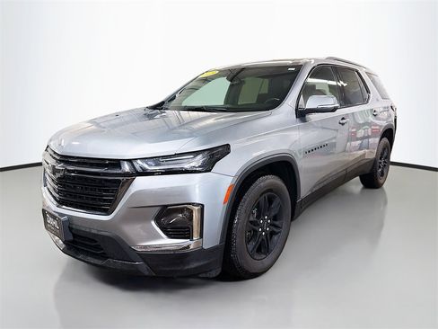 Used 2023 Chevrolet Traverse LT w/ Midnight/Sport Edition image 7