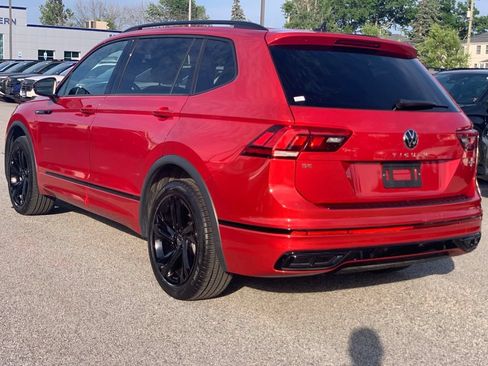 Used 2024 Volkswagen Tiguan SE R-Line AWD/4WD image 6