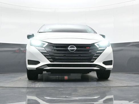 New 2025 Nissan Versa SR w/ Trunk Package image 11