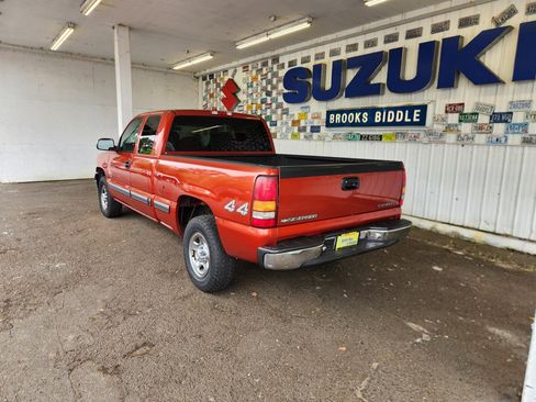 Used 2001 Chevrolet Silverado 1500 LS w/ Firm Ride Suspension Pkg AWD/4WD image 5
