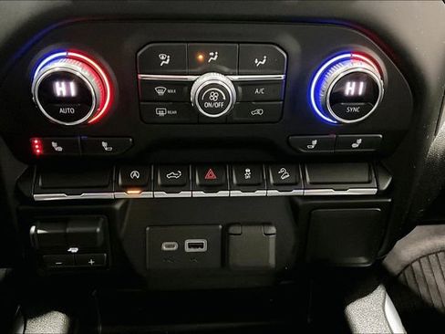 Used 2021 Chevrolet Silverado 1500 RST image 17