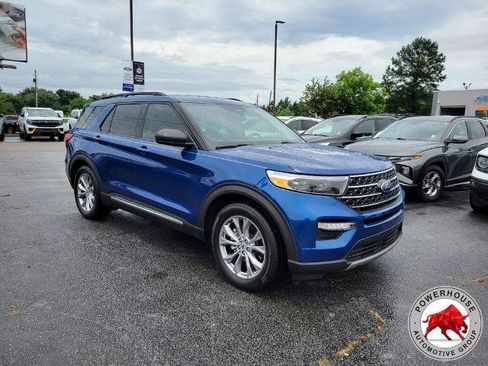 Certified 2021 Ford Explorer XLT w/ Equipment Group 202A RWD image 9