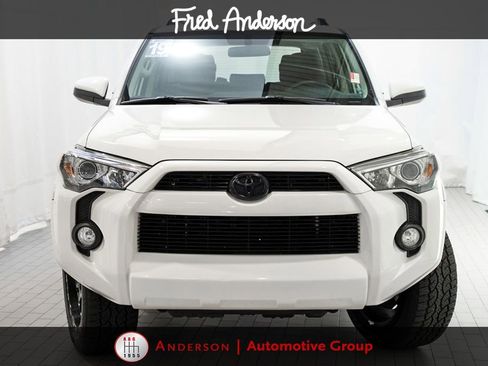 Used 2019 Toyota 4Runner SR5 AWD/4WD image 2