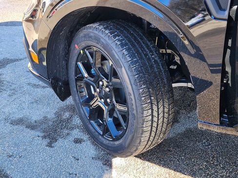 New 2026 Ford Maverick Lobo AWD/4WD image 33