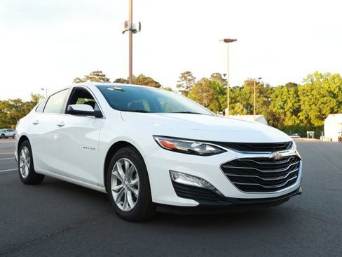 Used 2024 Chevrolet Malibu LT image 3