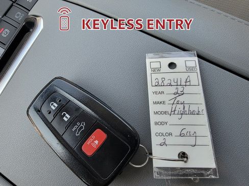 Used 2023 Toyota Highlander Limited AWD/4WD image 37